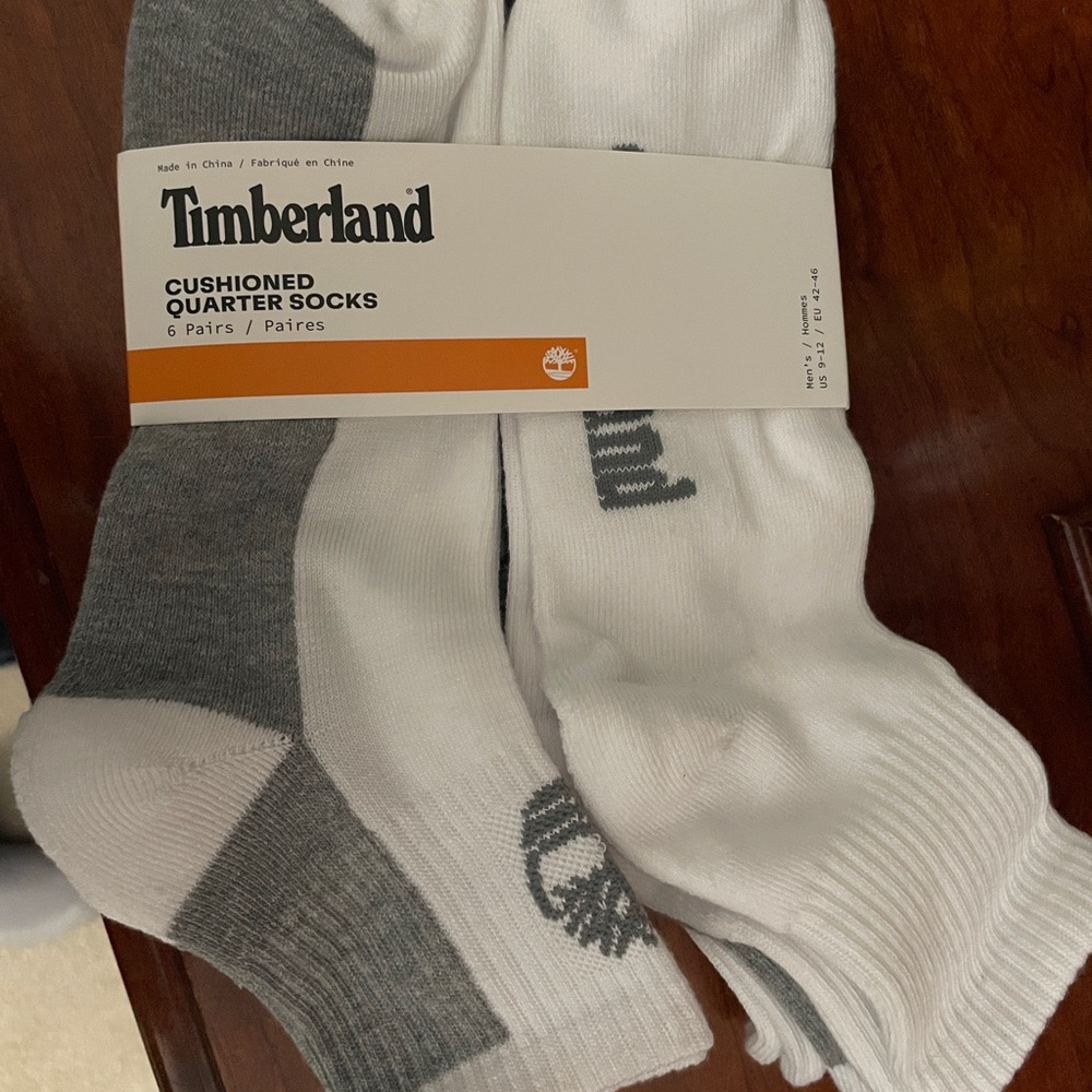 Timberland Cushioned Quarter Athletic Socks in White and Gray